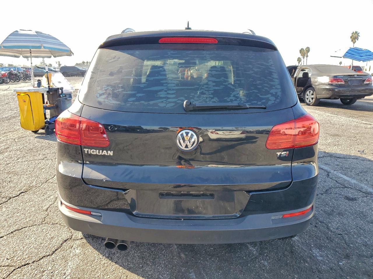 Volkswagen Tiguan S Image 11