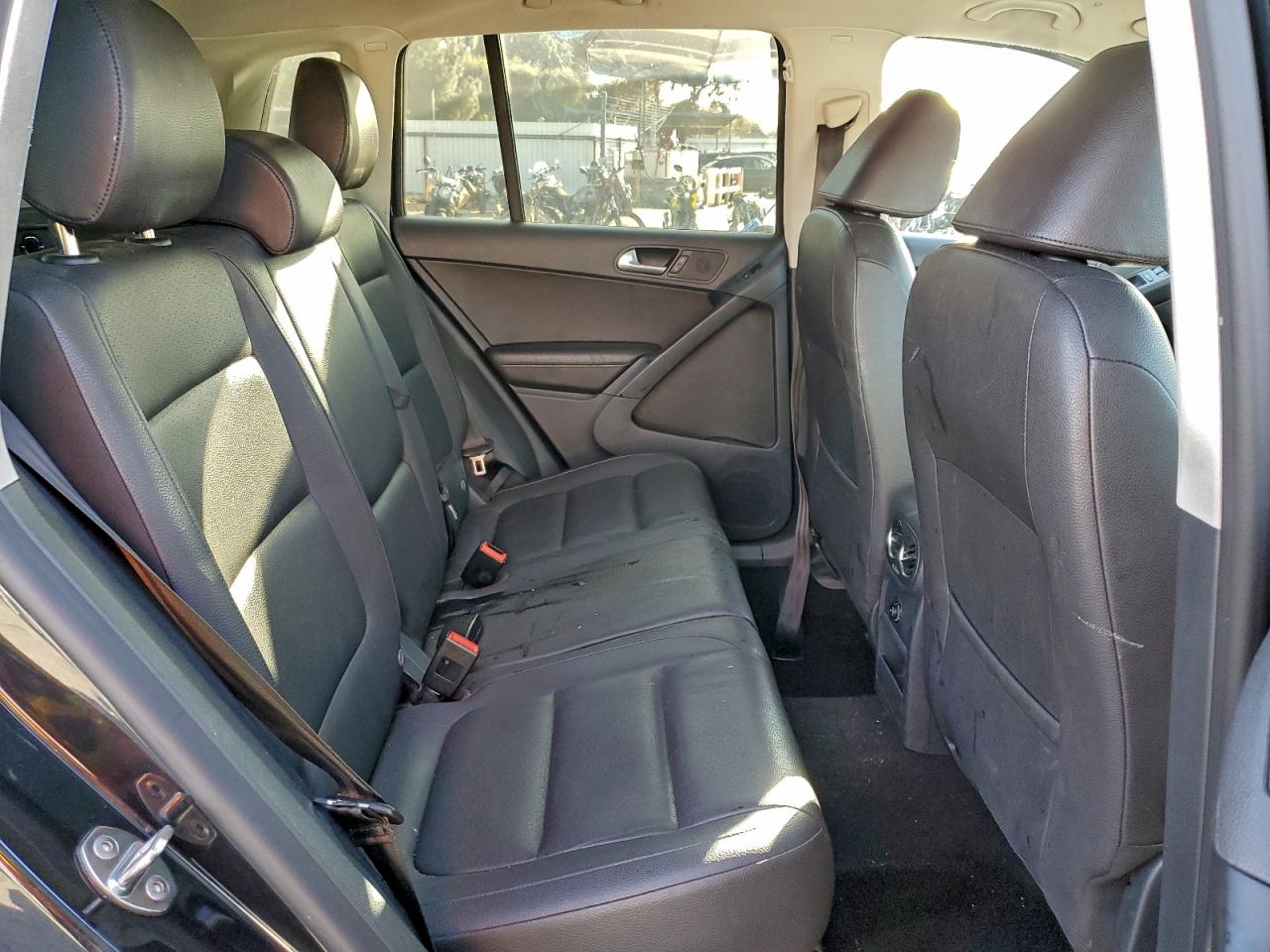 Volkswagen Tiguan S Image 7