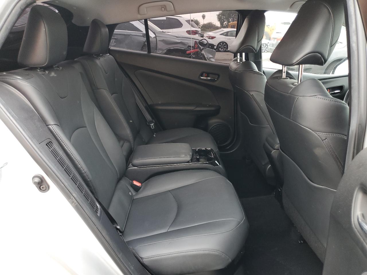 Toyota Prius Image 9