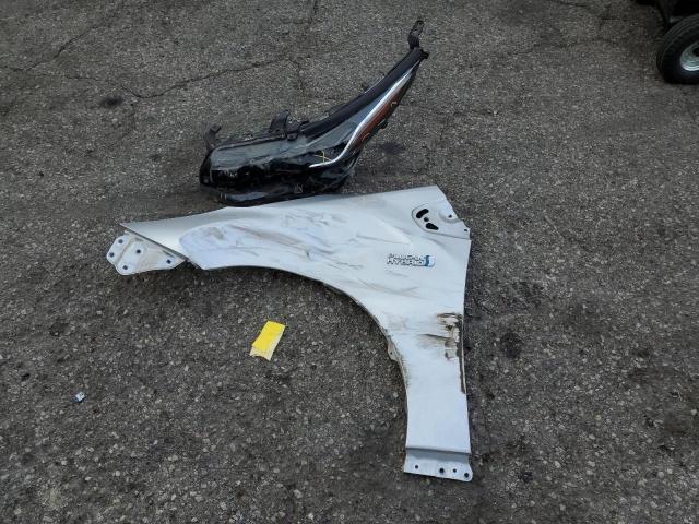 Toyota Prius Image 12