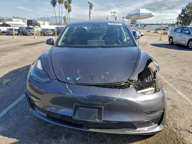 Tesla Model 3 Image 5
