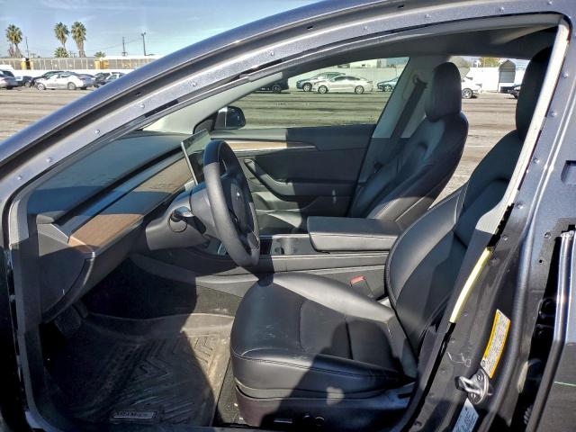 Tesla Model 3 Image 6