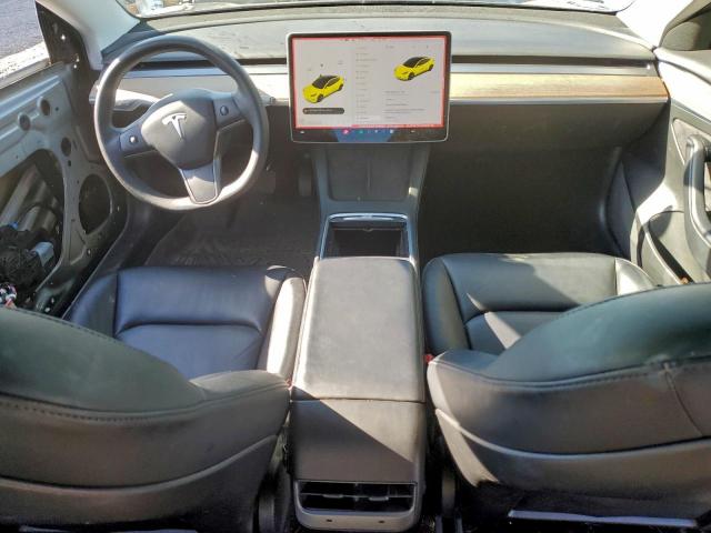 Tesla Model 3 Image 11