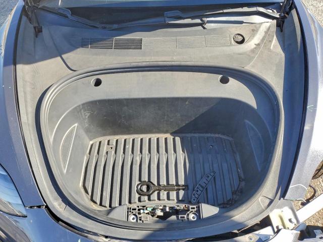 Tesla Model 3 Image 10