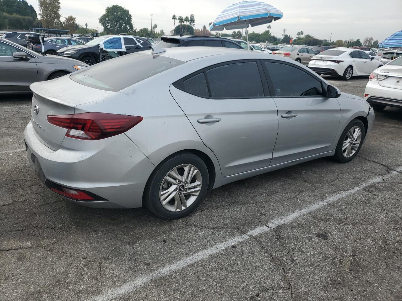 Hyundai ELANTRA Sel Image 4