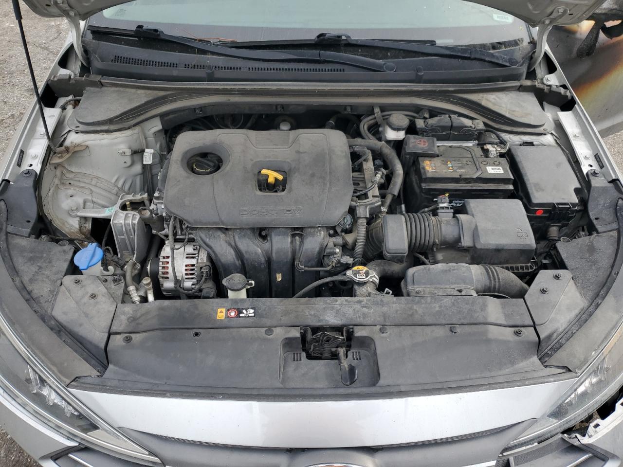 Hyundai ELANTRA Sel Image 12