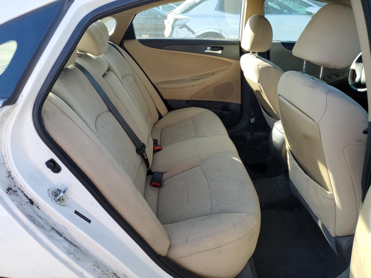 Hyundai SONATA Gls Image 4