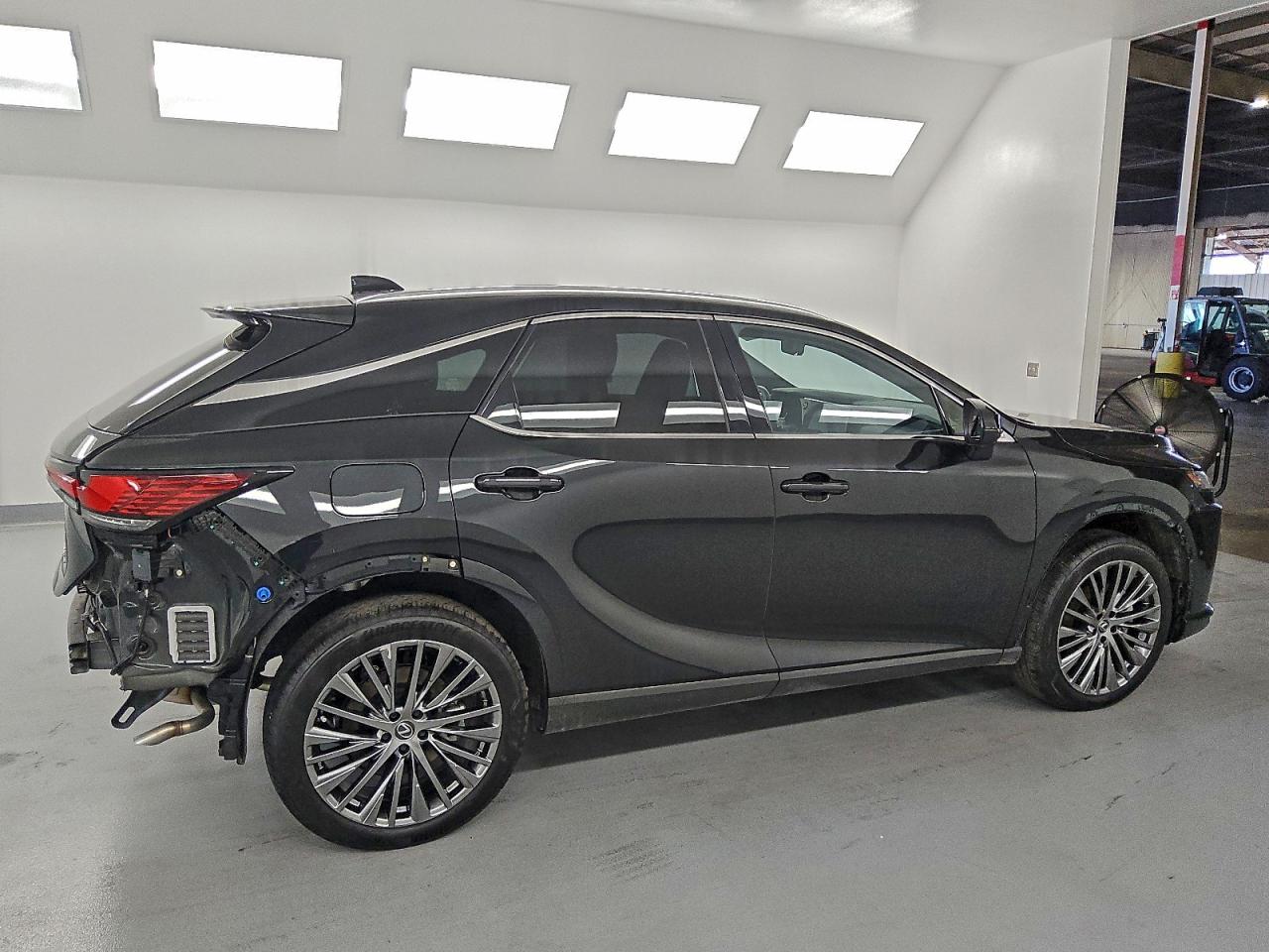 Lexus RX 450h+ Luxury Image 2