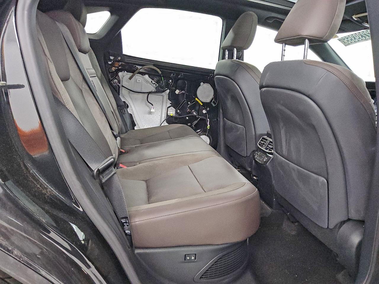 Lexus RX 450h+ Luxury Image 9