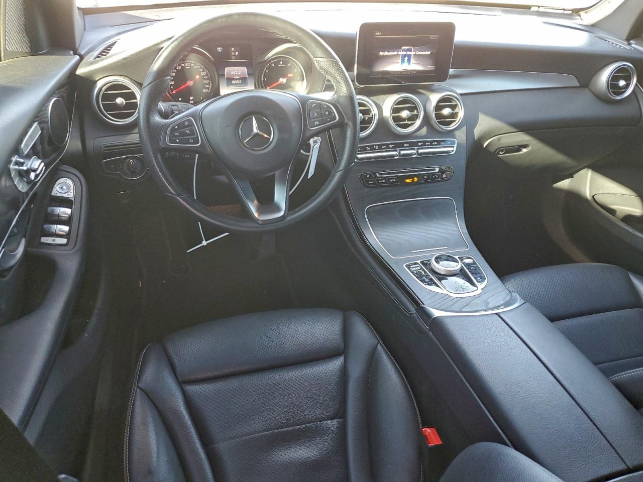 Mercedes-Benz GLC 300 Image 9