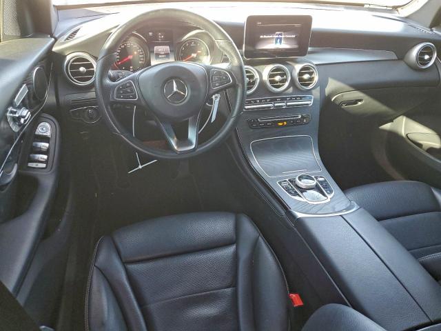 Mercedes-Benz GLC 300 Image 9