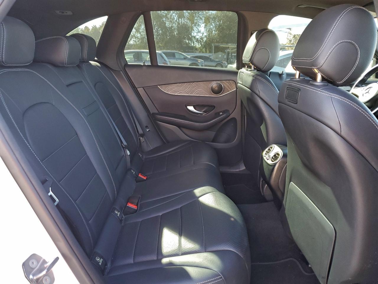 Mercedes-Benz GLC 300 Image 8