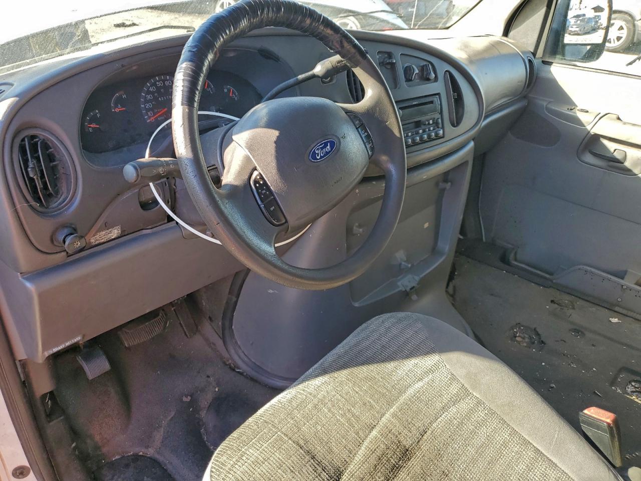 Ford E-350 E350 Super Duty Van Image 5