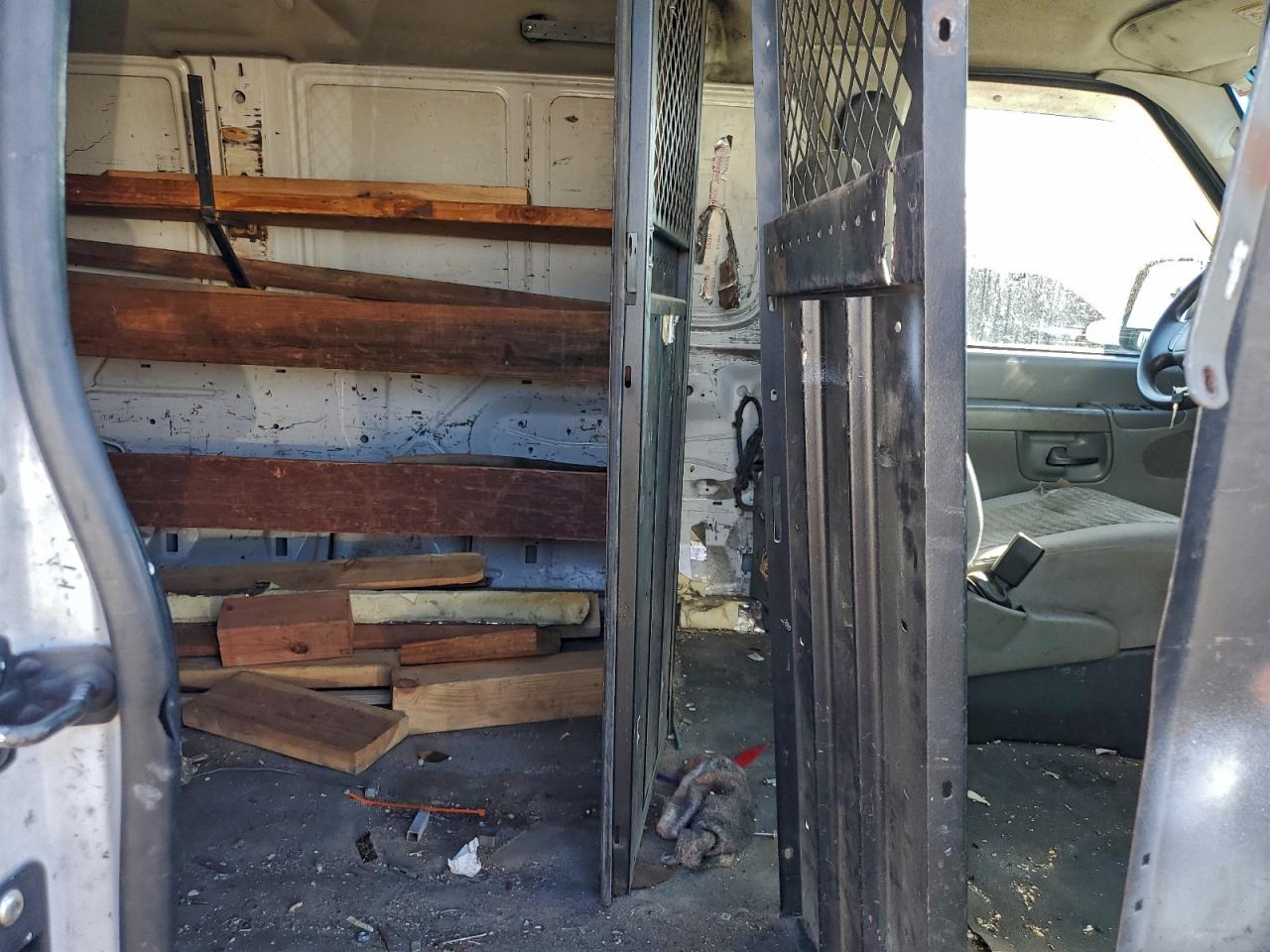 Ford E-350 E350 Super Duty Van Image 7