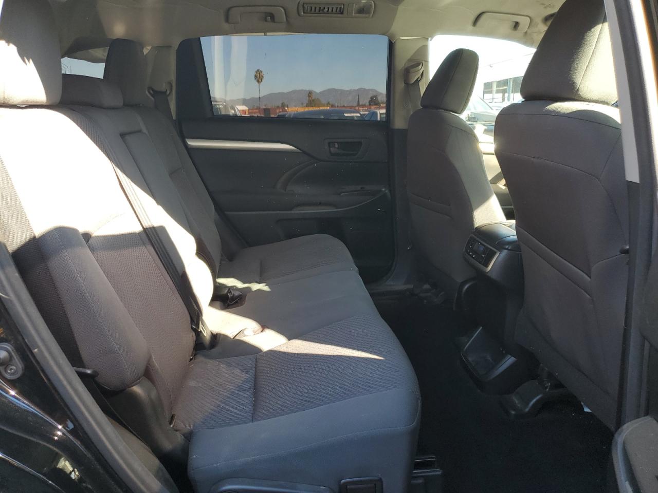 Toyota Highlander Le Image 13