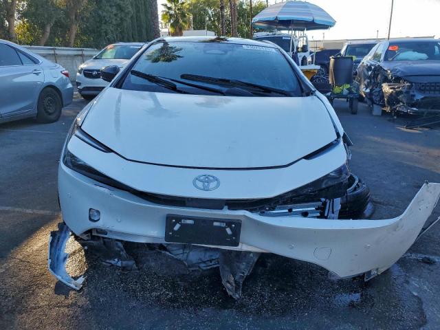 Toyota Prius Se Image 8