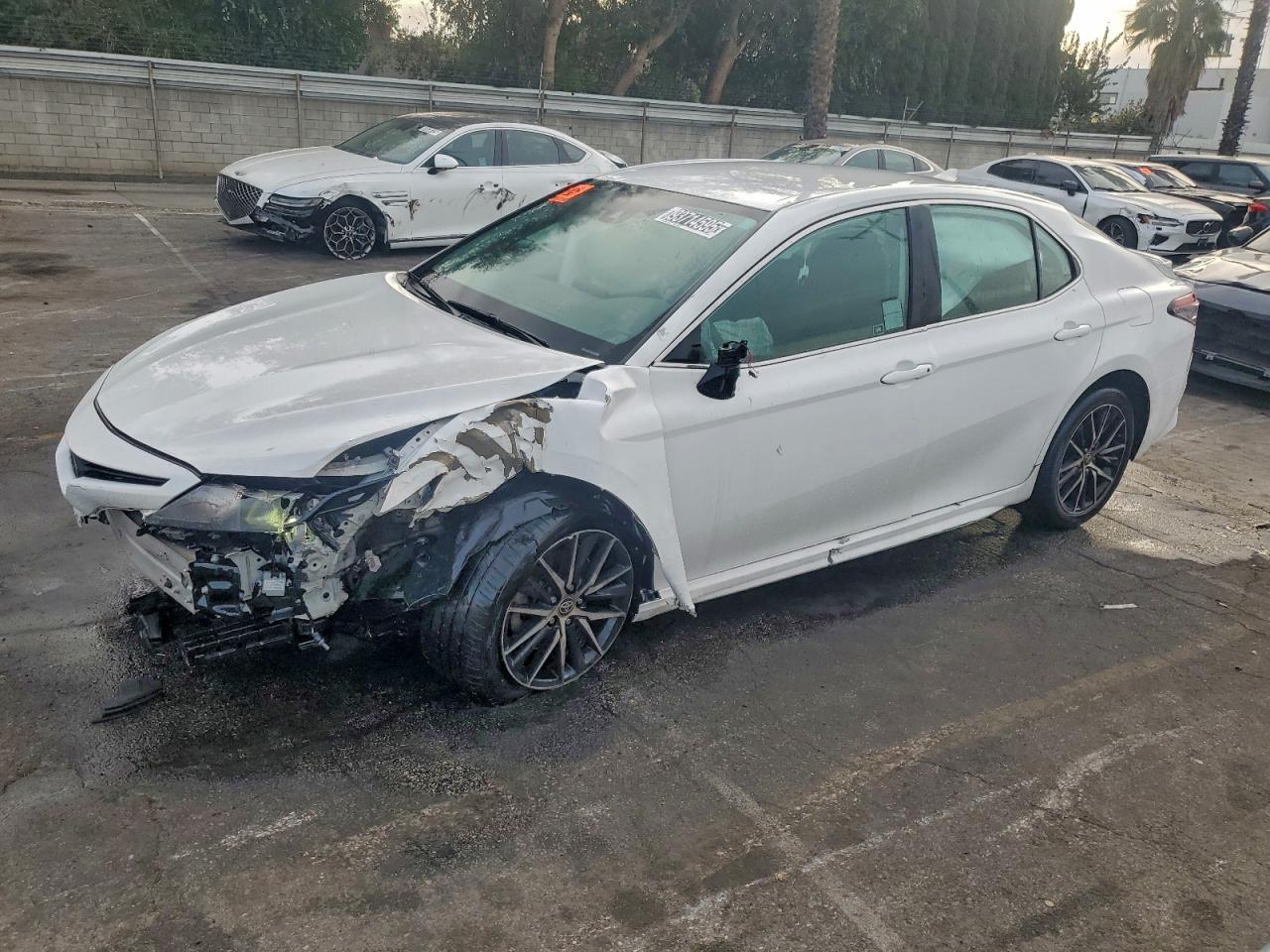 Toyota Camry Se Image 1