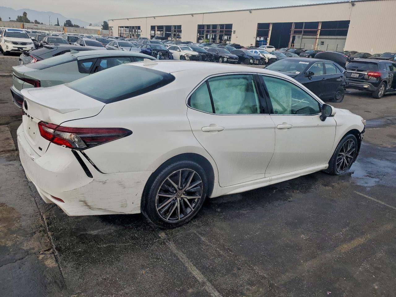 Toyota Camry Se Image 4