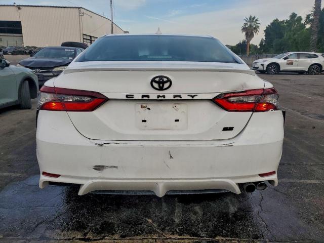 Toyota Camry Se Image 13