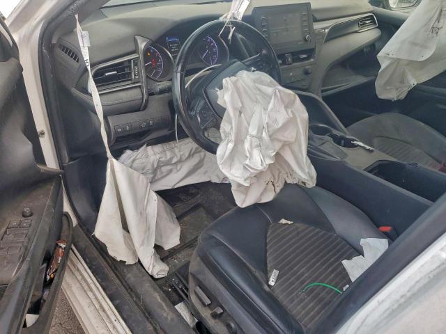 Toyota Camry Se Image 12