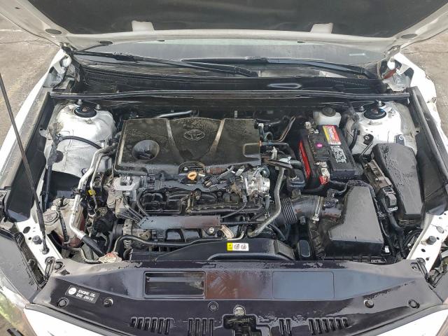 Toyota Camry Se Image 8