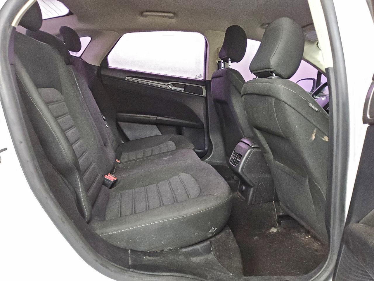 Ford Fusion Se Image 12