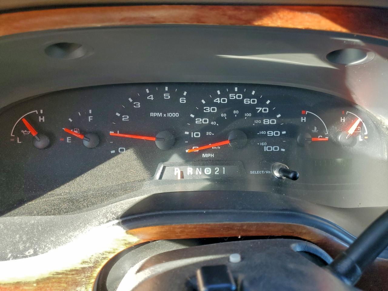 Ford Econoline E250 Van Image 8