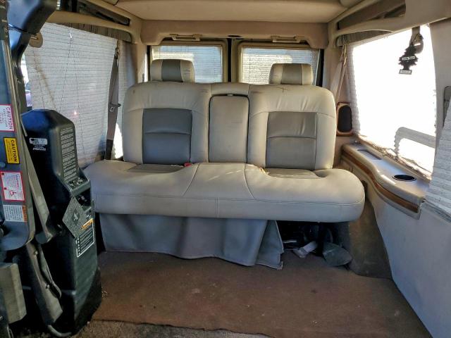 Ford Econoline E250 Van Image 11