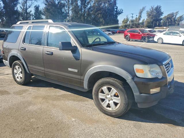 Ford Explorer Xlt Image 8