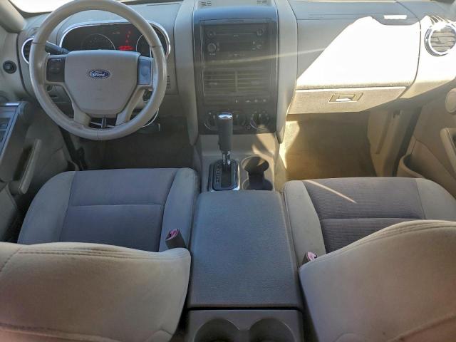 Ford Explorer Xlt Image 10