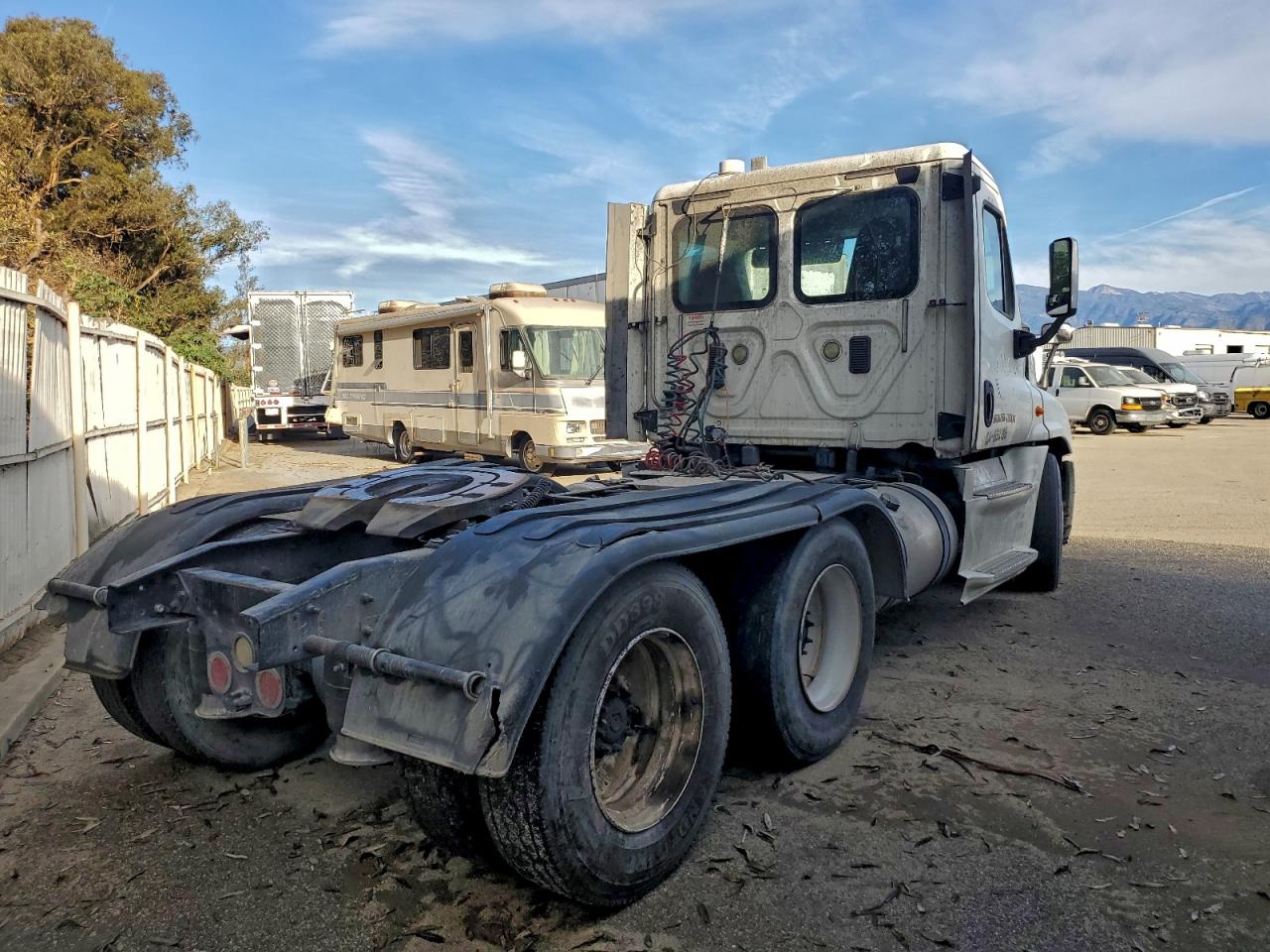 Freightliner Cascadia 1 Image 9
