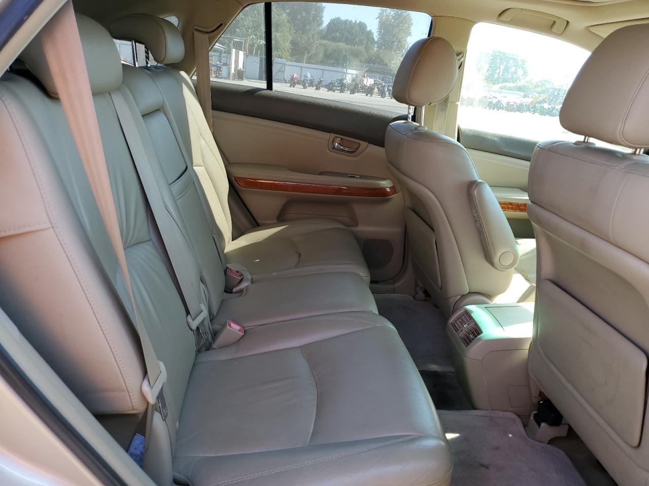 Lexus RX 330 Image 6