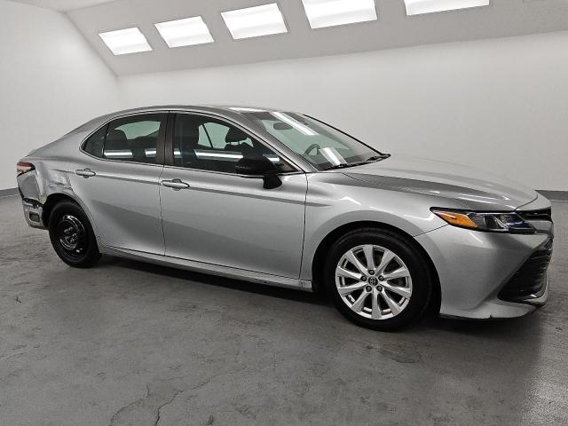 Toyota Camry L Image 2