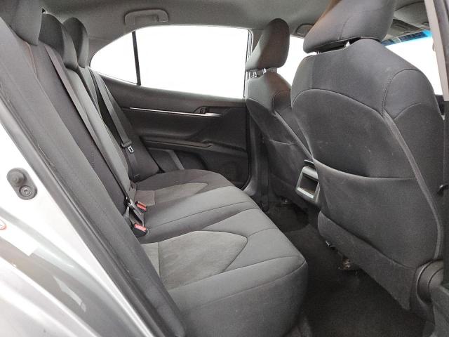 Toyota Camry L Image 6