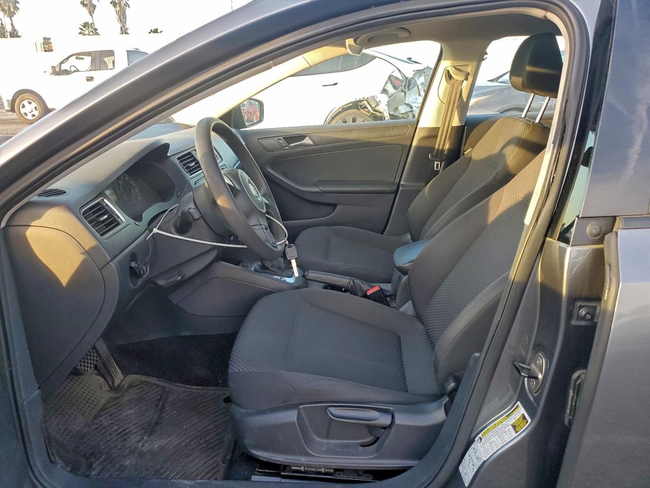 Volkswagen Jetta Base Image 5