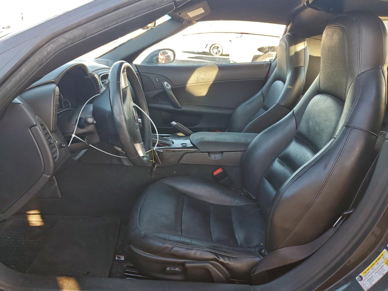 Chevrolet Corvette Image 8