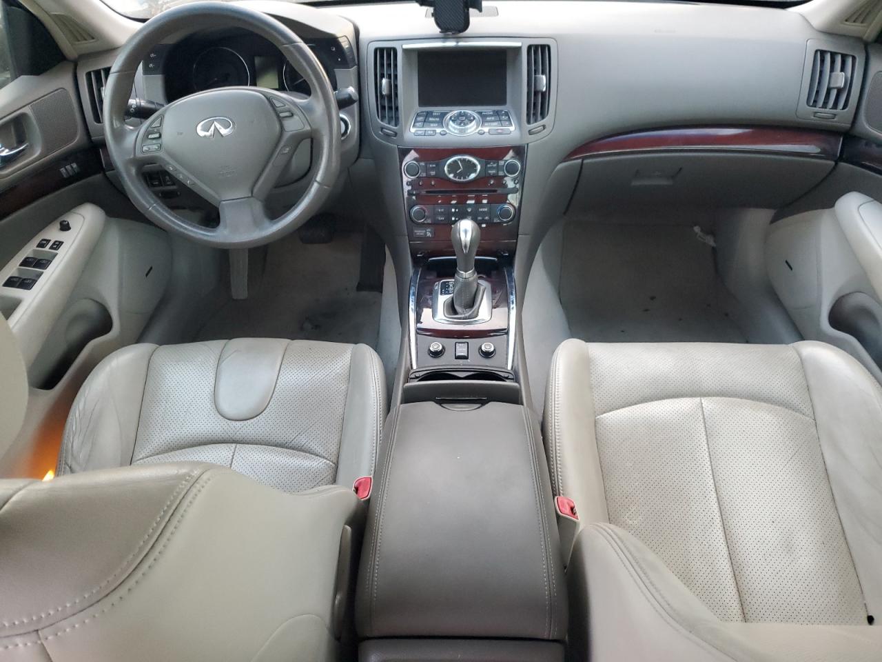 INFINITI G37 Image 8