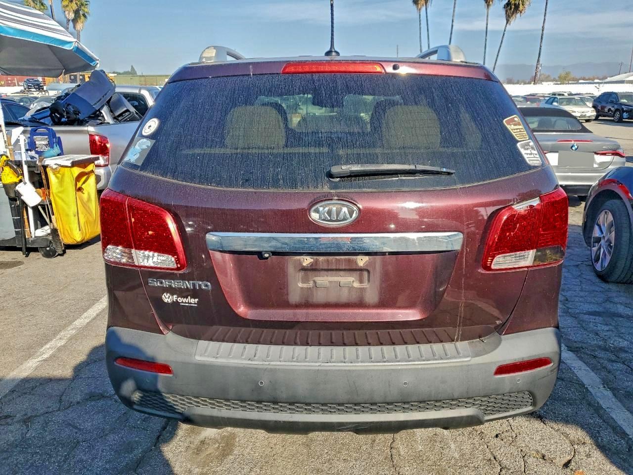 Kia Sorento Base Image 10