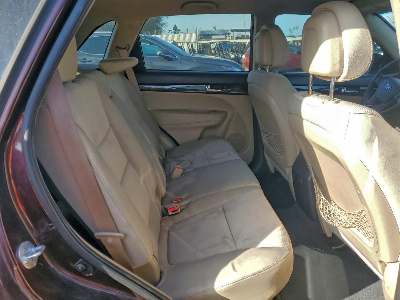 Kia Sorento Base Image 12