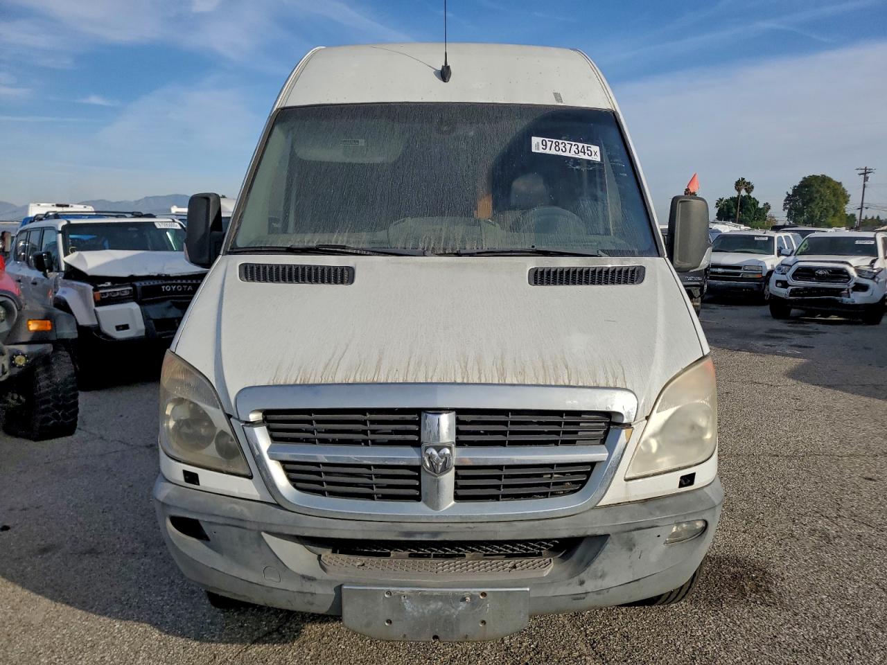Dodge Sprinter 2500 Image 8