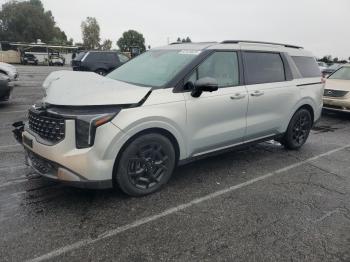  Salvage Kia Carnival