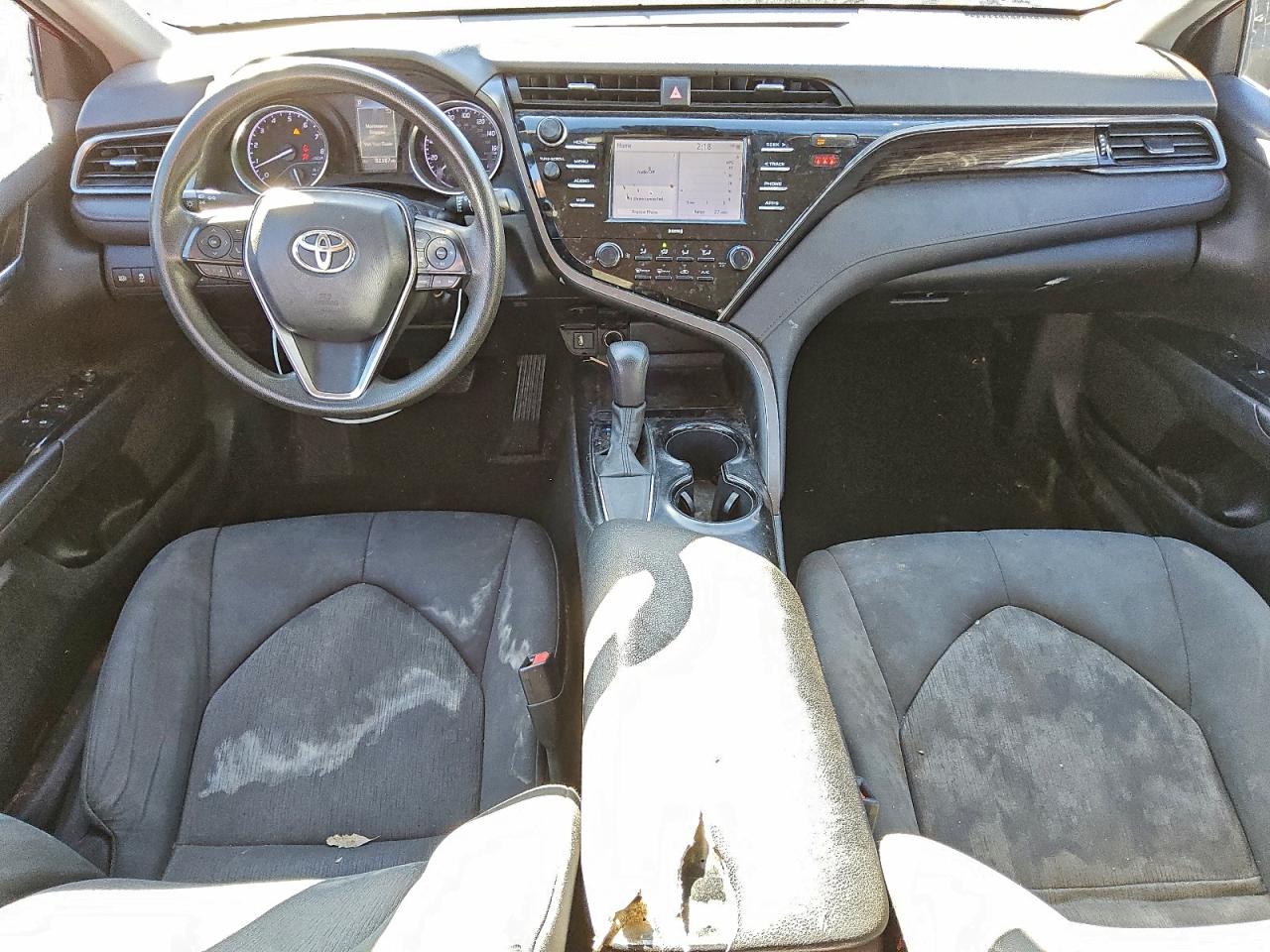 Toyota Camry Le Image 7