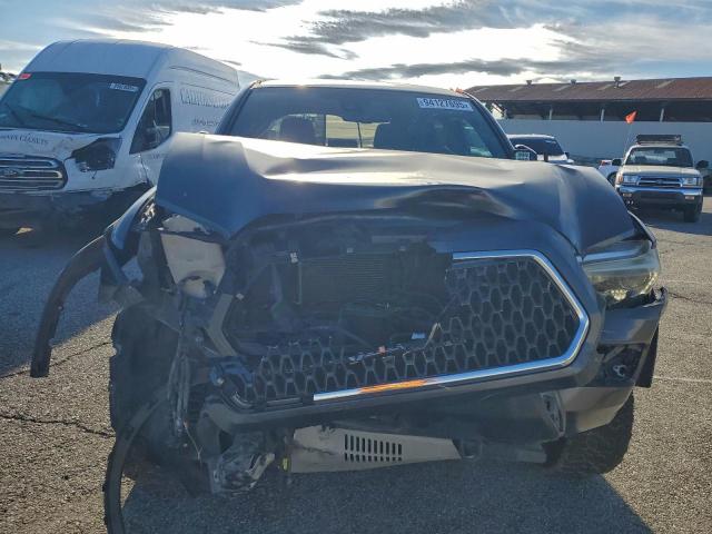 Toyota Tacoma Double Cab Image 9