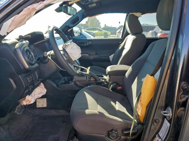 Toyota Tacoma Double Cab Image 3