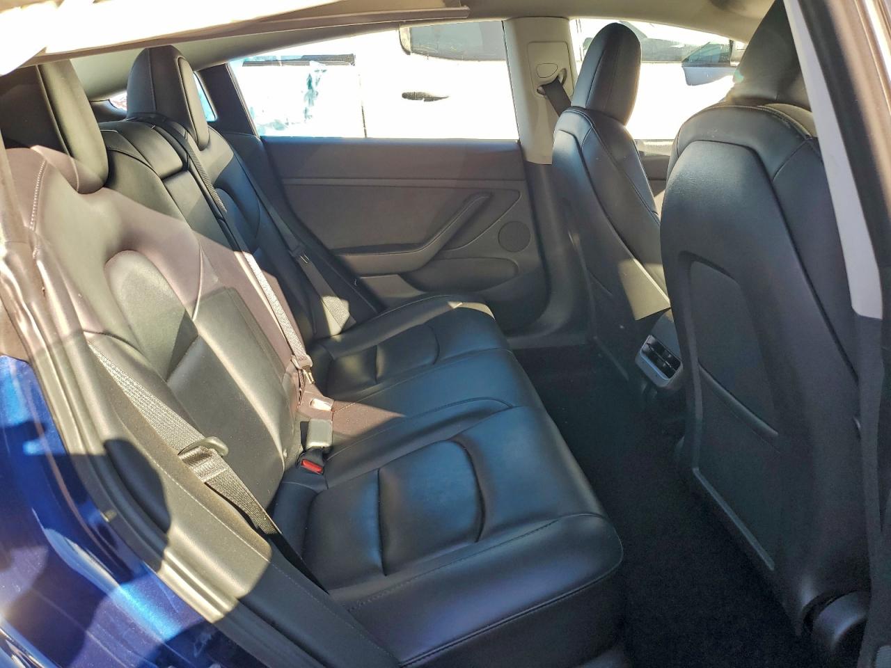 Tesla Model 3 Image 9