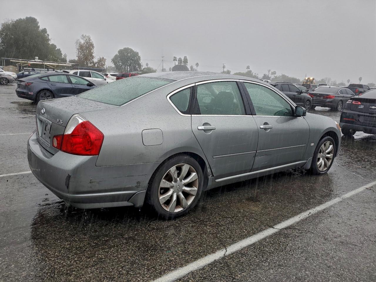 INFINITI M35 Base Image 5