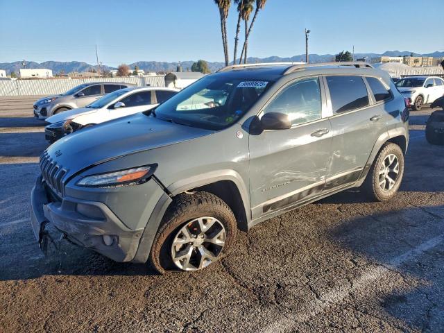  Salvage Jeep Cherokee