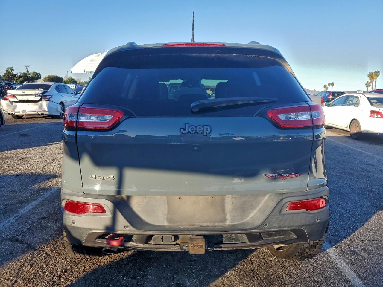 Jeep Cherokee Trailhawk Image 5