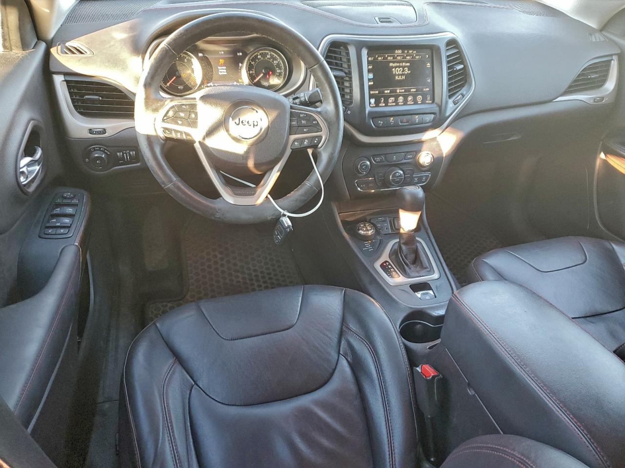 Jeep Cherokee Trailhawk Image 7