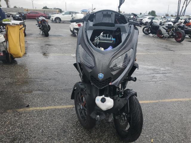 Piaggio Motorcycle 530 Exclusive Image 2